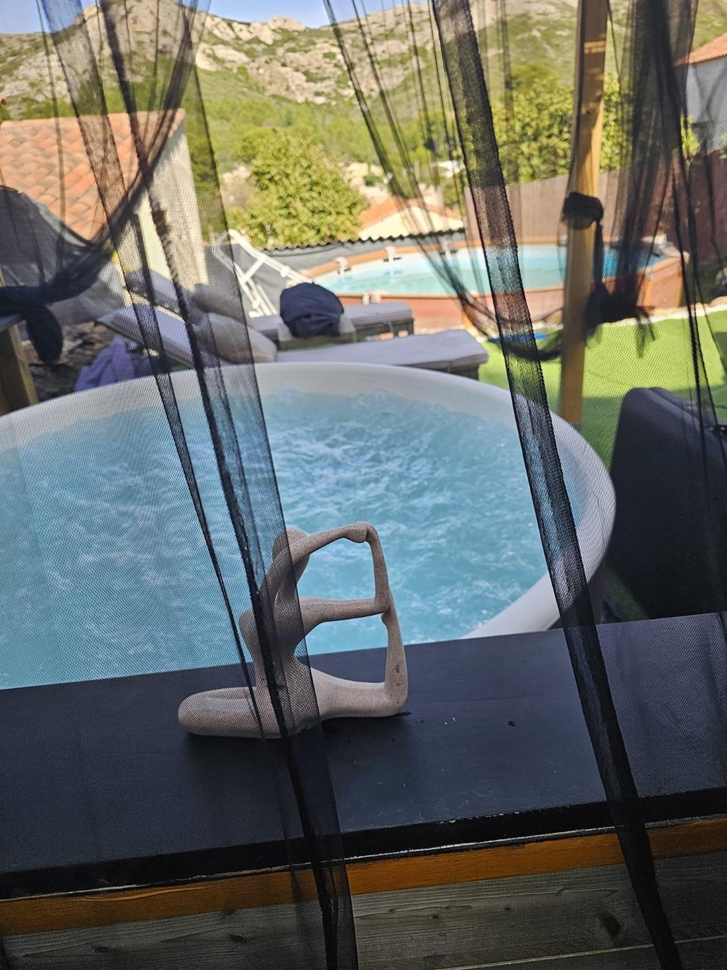 Apartamento Le Nid Des Calanques Et Son Jacuzzi Marsella Exterior foto